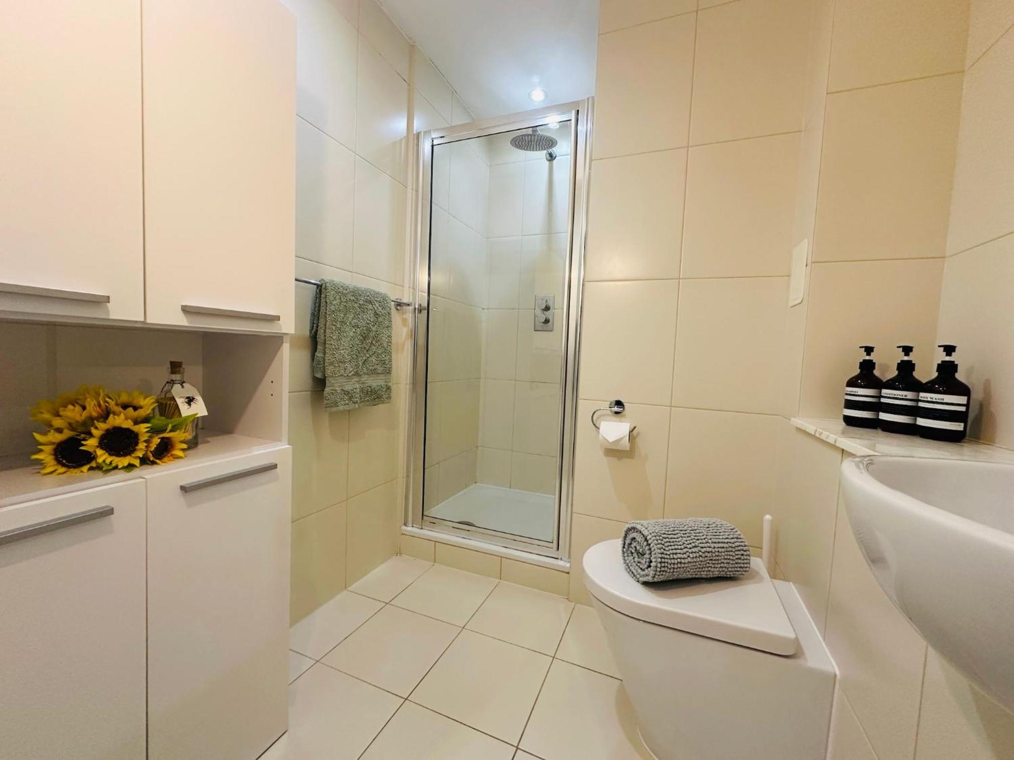 Stylish, Modern Apartment In Central London Kültér fotó